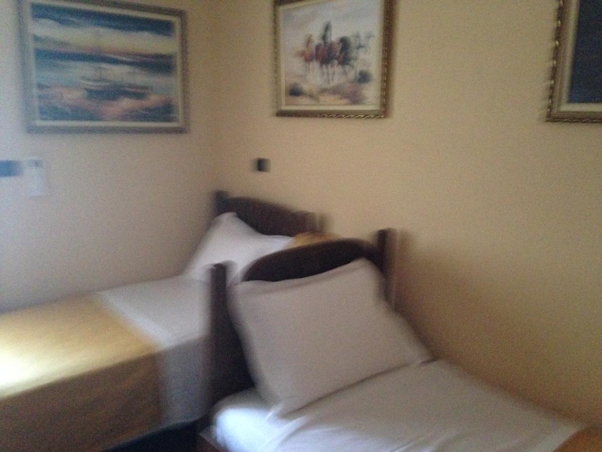 Hotel Vila Mano コルチャ エクステリア 写真